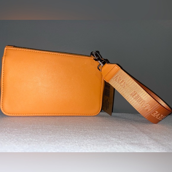 BRAND NEW ORANGE STEVE MADDEN WRISTLET - Picture 2 of 3